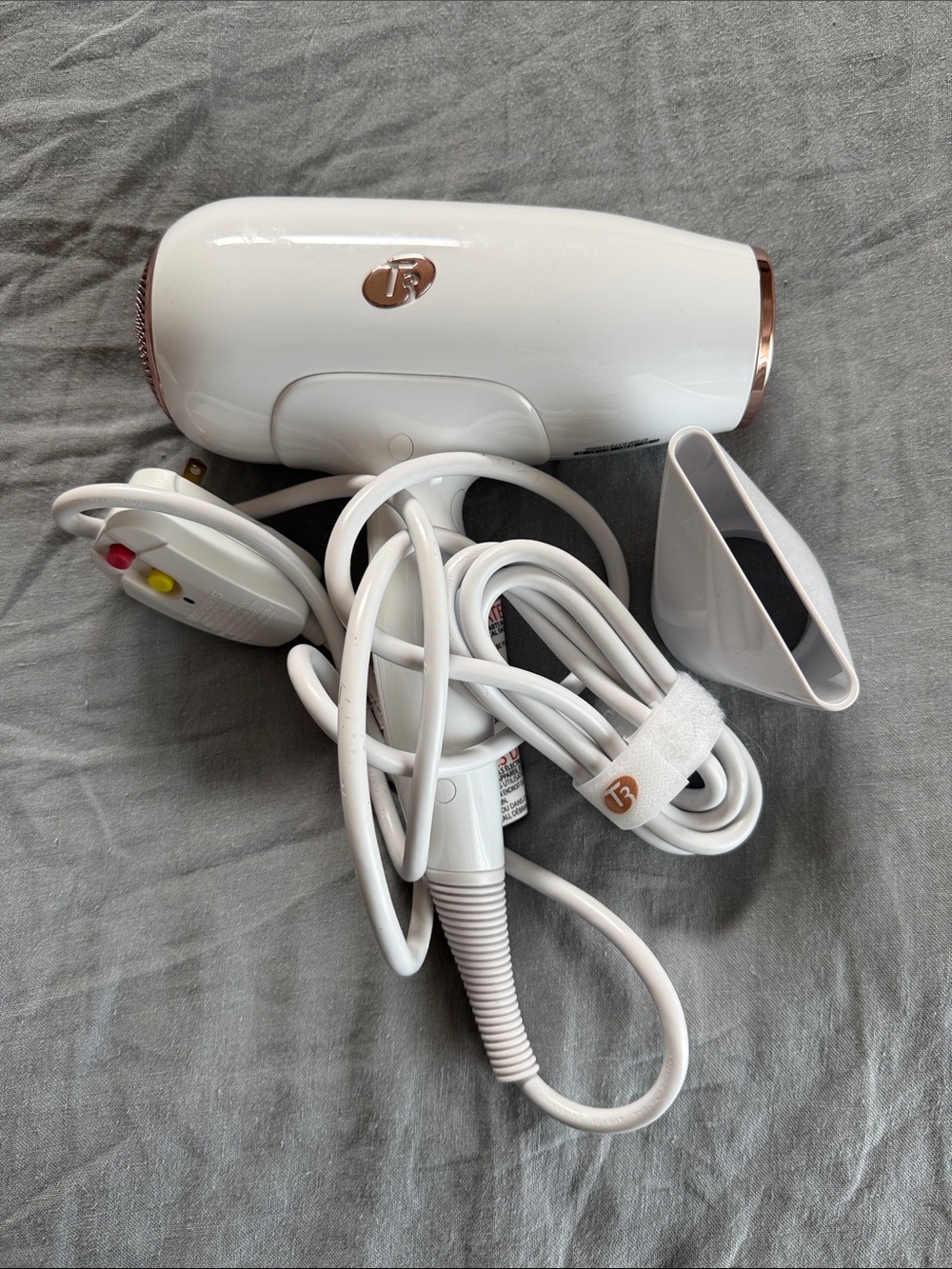 T3 Ionic 3i Featherweight Hair Dryer with Concentrator Nozzle